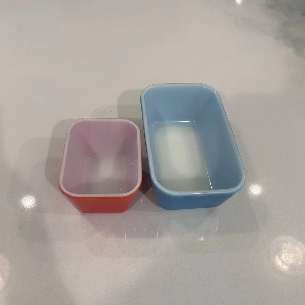 Pyrex Red & Blue Refrigerator Dish Set 501-B 502-B VTG Glass Storage NO LIDS